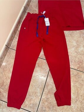 Figs Women’s Winning Red Regina High Waisted Slim Jogger Petite XS